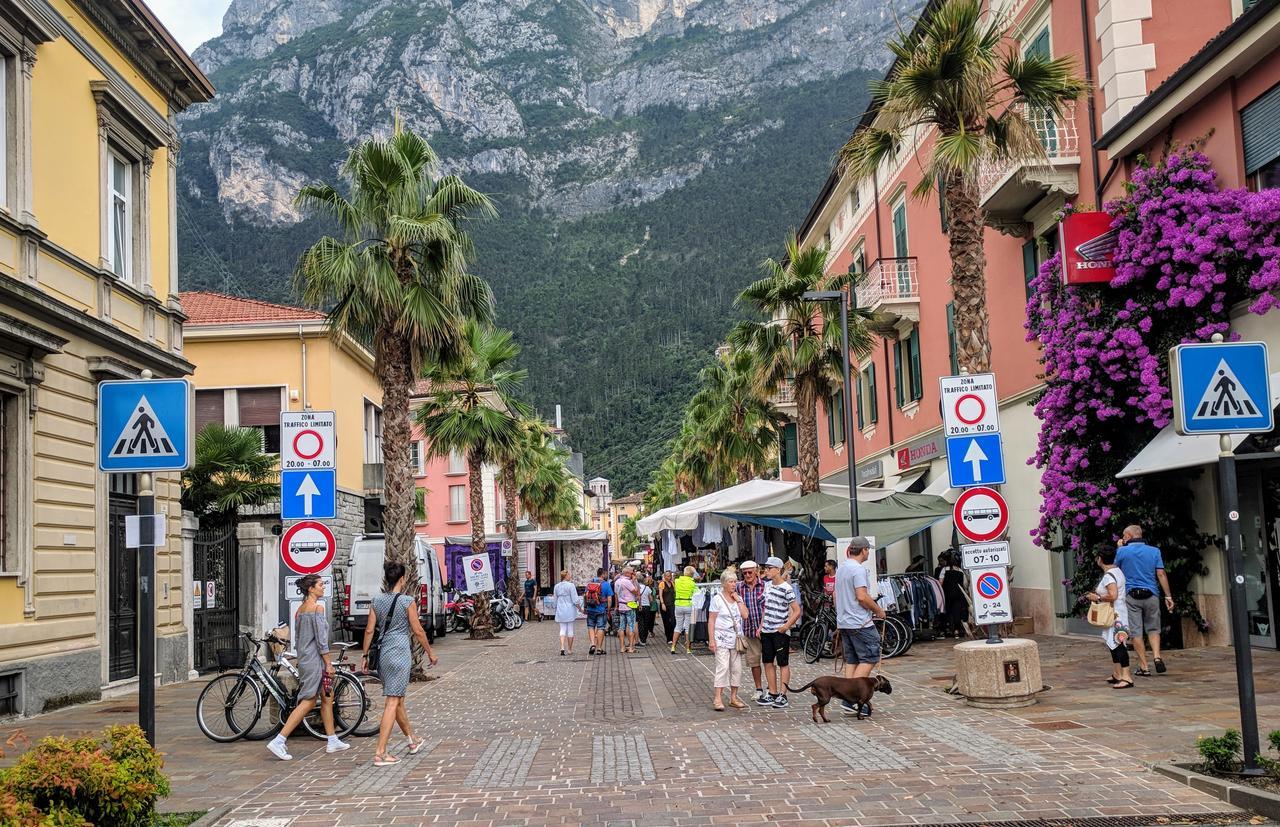 Sembenini Palace Riva del Garda Exteriör bild